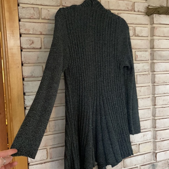 Cardigan - Picture 2 of 4